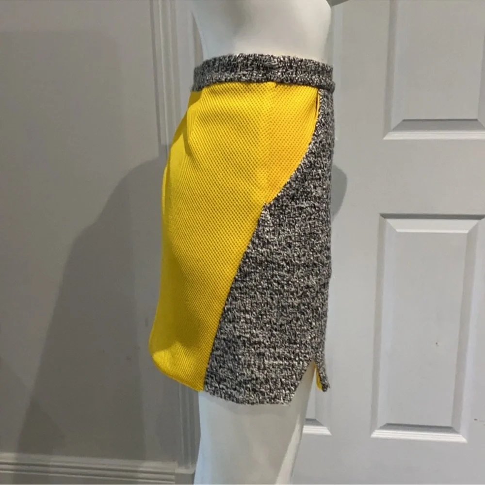 REBECCA MINKOFF Tweed Mini Skirt in Gray and Butter Yellow, Women’s Size 0